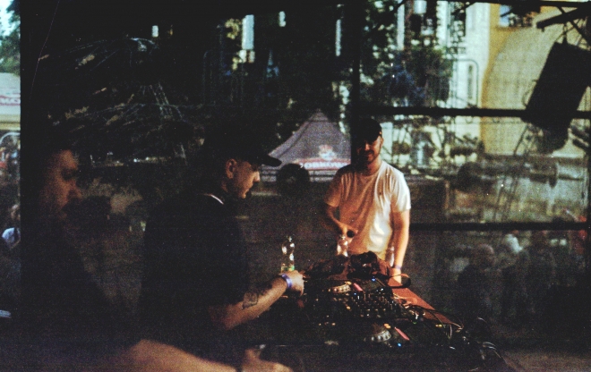 32 Cross Club, Magenta Batrs